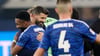 Trainer Miron Muslic (l) lässt die Schalke-Fans vom Aufstieg träumen.