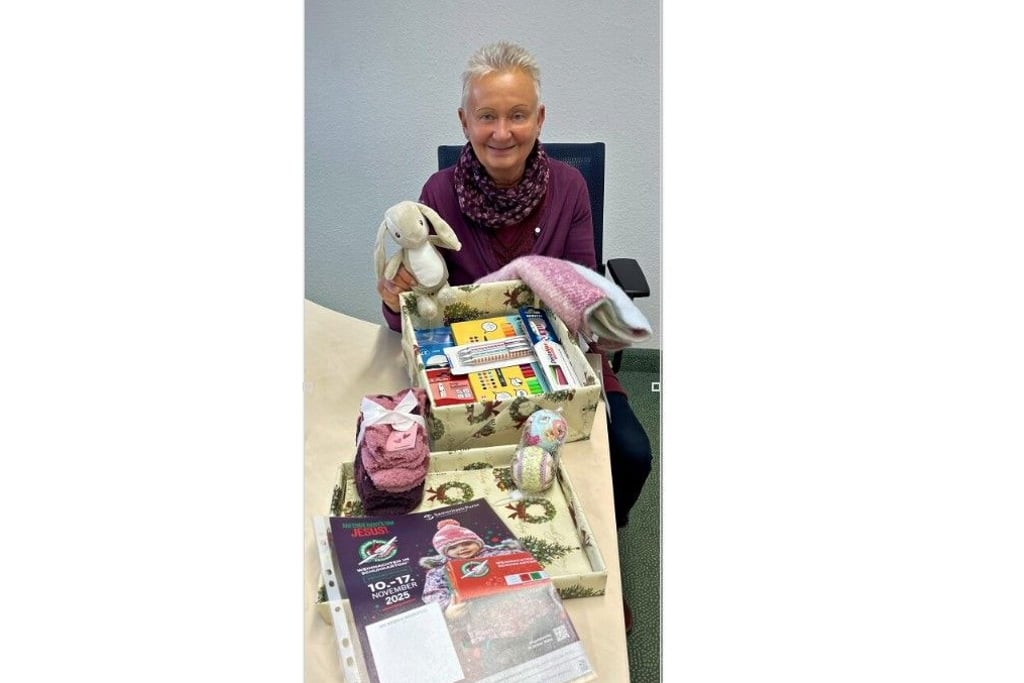 Angelika Krug organisiert  auch in diesem Jahr wieder für den Zeitzer Träger, die Evangelisch-Freikirchliche Gemeinde Zeitz, die Aktion Weihnachten im Schuhkarton und freut sich auf viele Päckchen.