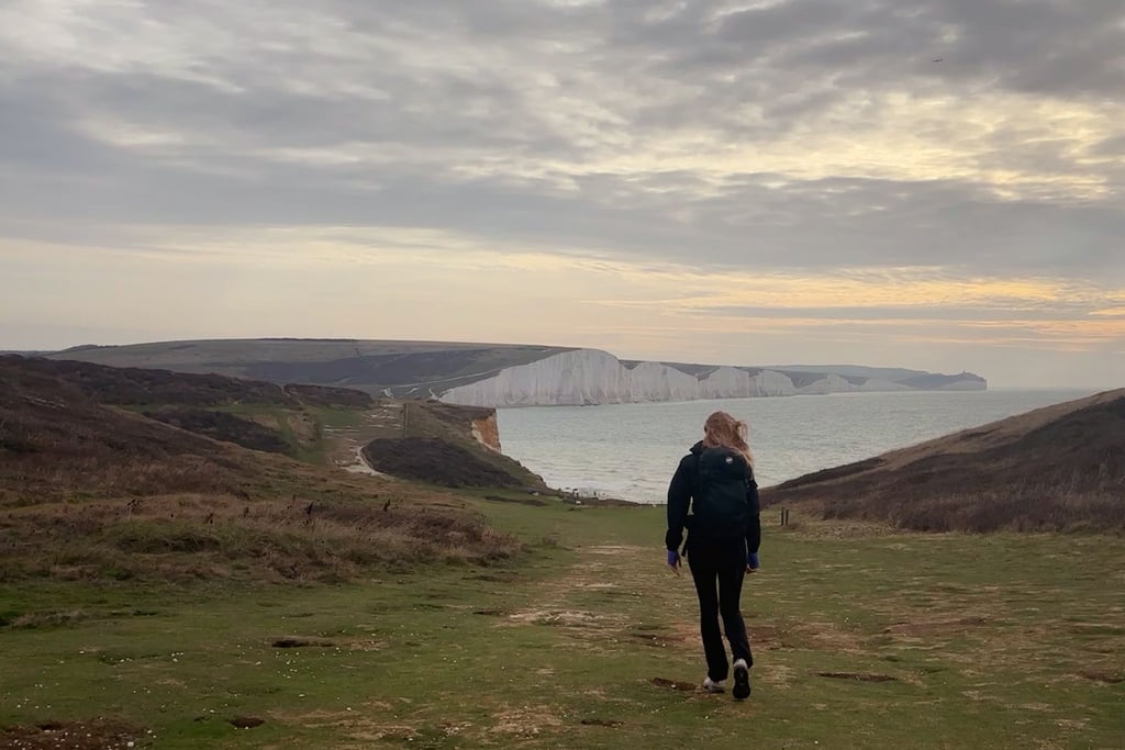 Die „Seven Sisters“ im Blick: 21 Kilometer zählt die Wanderung von Seaford nach Eastbourne - es geht immer entlang der Steilküste.