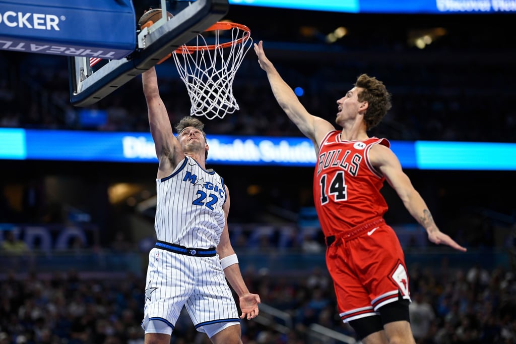 Franz Wagner (l) kann die Niederlage der Orlando Magic gegen Chicago nicht verhindern.