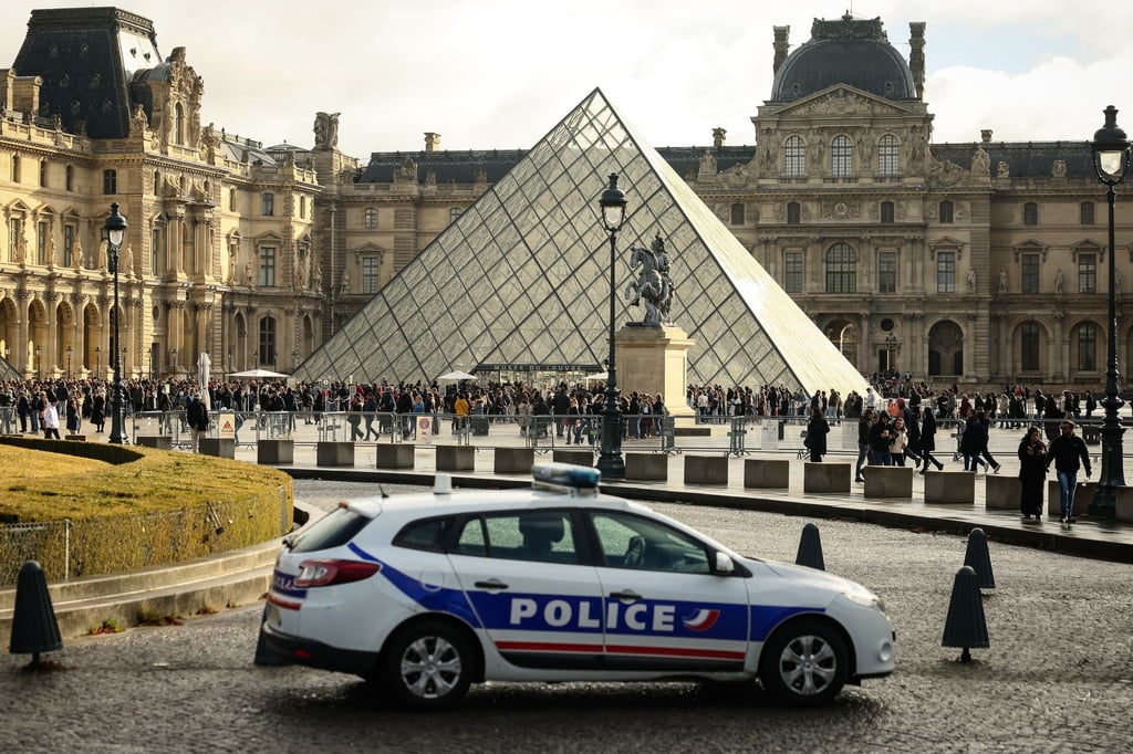 Die Ermittler melden nach dem Raubüberfall auf den Louvre einen Fahndungserfolg.