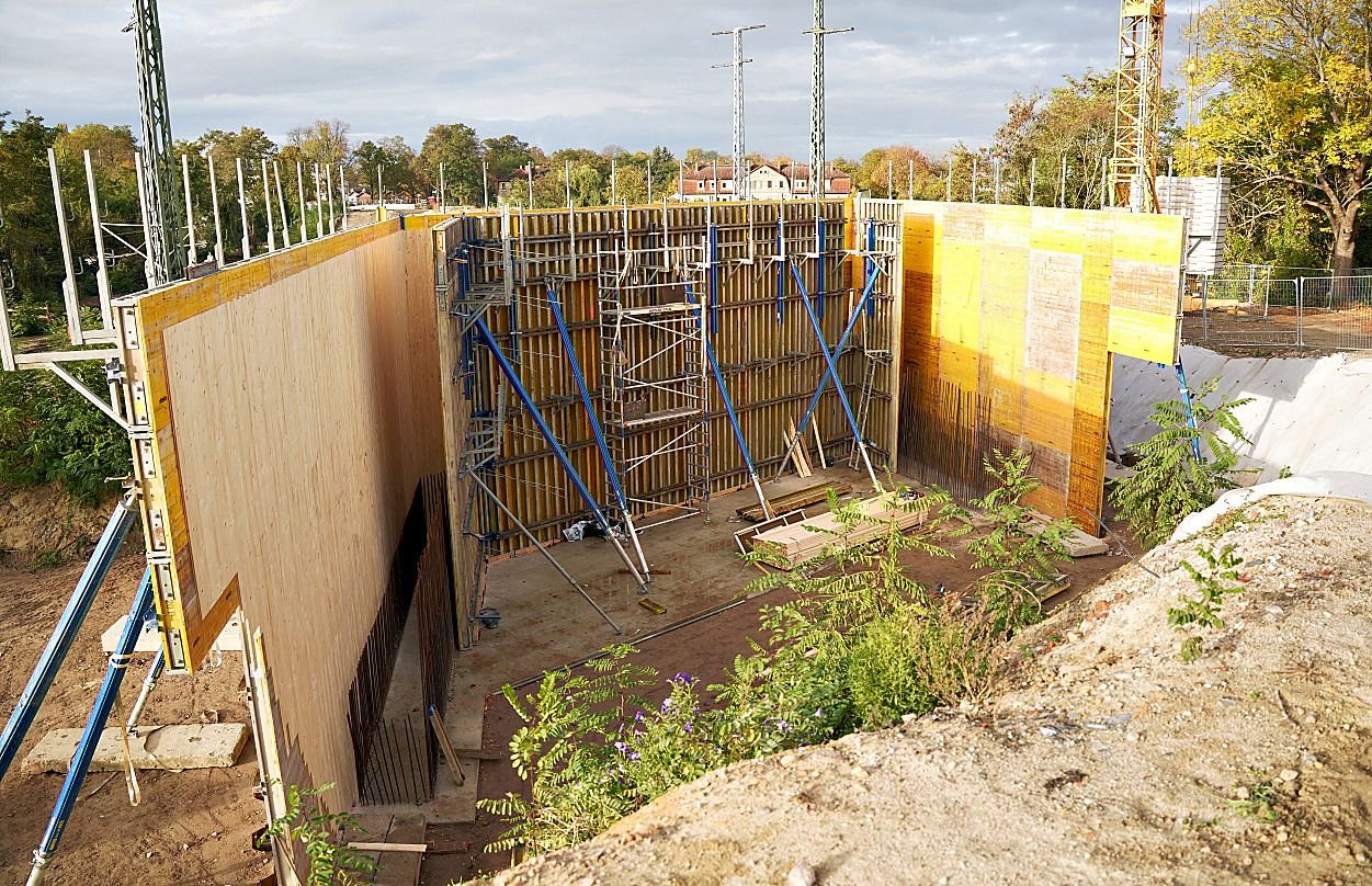 Aktueller Stand der Bauarbeiten: Brückenneubau: Weitere Sperrung der Strecke Stendal-Magdeburg in Sicht