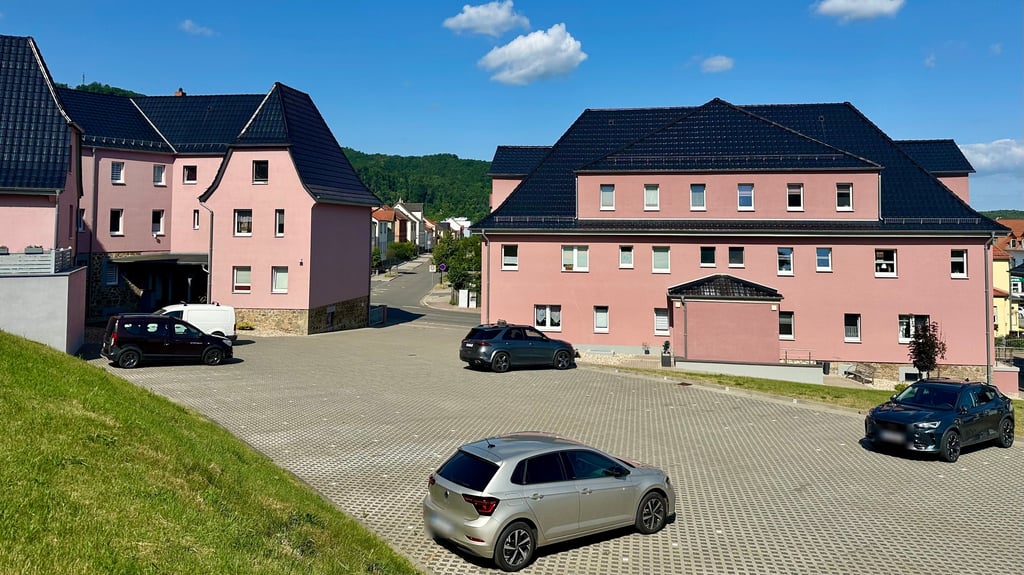 Das erste Großprojekt von Blickpunkt Immobilien war im Obersteigerweg in Thale: Für gleich zehn Gebäude mussten Kunden gefunden werden. Viele Thalenser lieben die Objekte, weil sie oder ihre Vorfahren schon darin gewohnt haben.