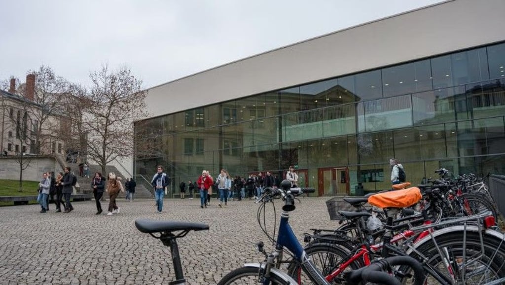 In einem Hörsaal der Uni Halle im Audimax soll die umstrittene Lesung am Montag stattfinden.