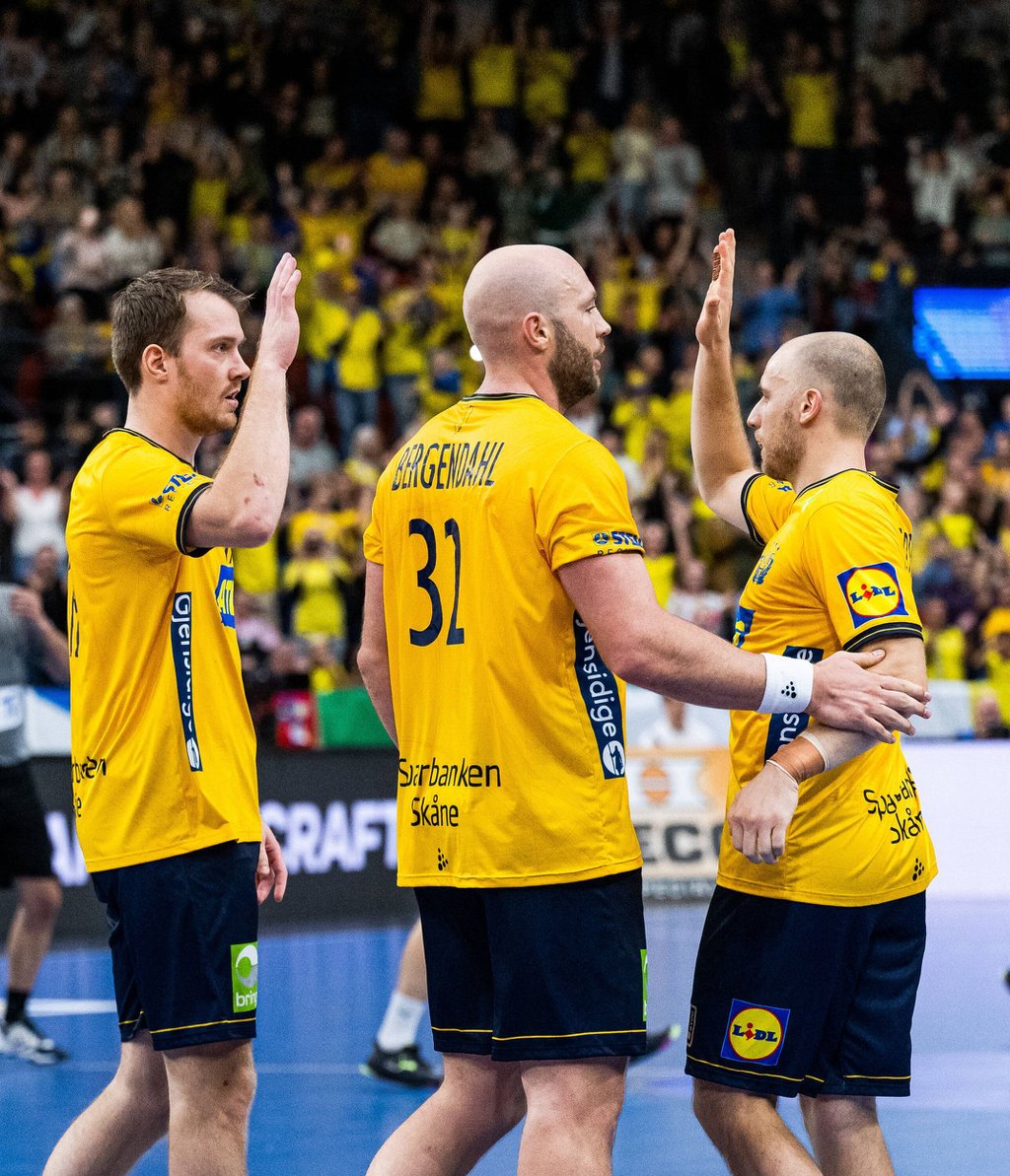 Die SCM-Spieler Felix Claar, Oscar Bergendahl und Daniel Pettersson (v.l.) sind zusammen mit Albin Lagergren für Schweden im Einsatz.