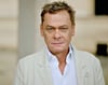 Sylvester Groth spielte in zahlreichen Fernseh- und Kinofilmen,  darunter „Mein Führer“, „Inglorious Basterds“ und  „Unsere Mütter, unsere Väter“. Von 2013 bis 2015 war er Kommissar im Magdeburger „Polizeiruf 110“.
