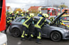 Die Fahrerin des Autos musste von der Feuerwehr befreit werden.