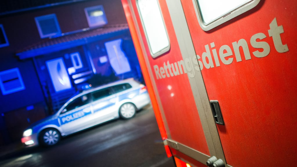 In Eisleben griff ein Mann Rettungskräfte an.