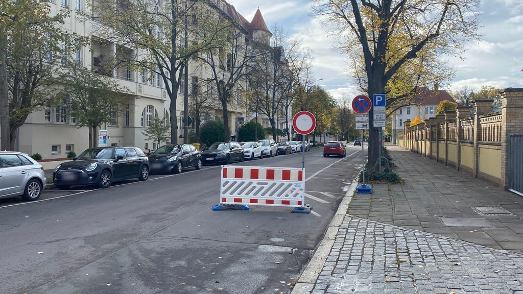 Aktuell ist der Südabschnitt der Sternstraße für Autofahrer gesperrt. Viele ignorieren die Sperrung jedoch.