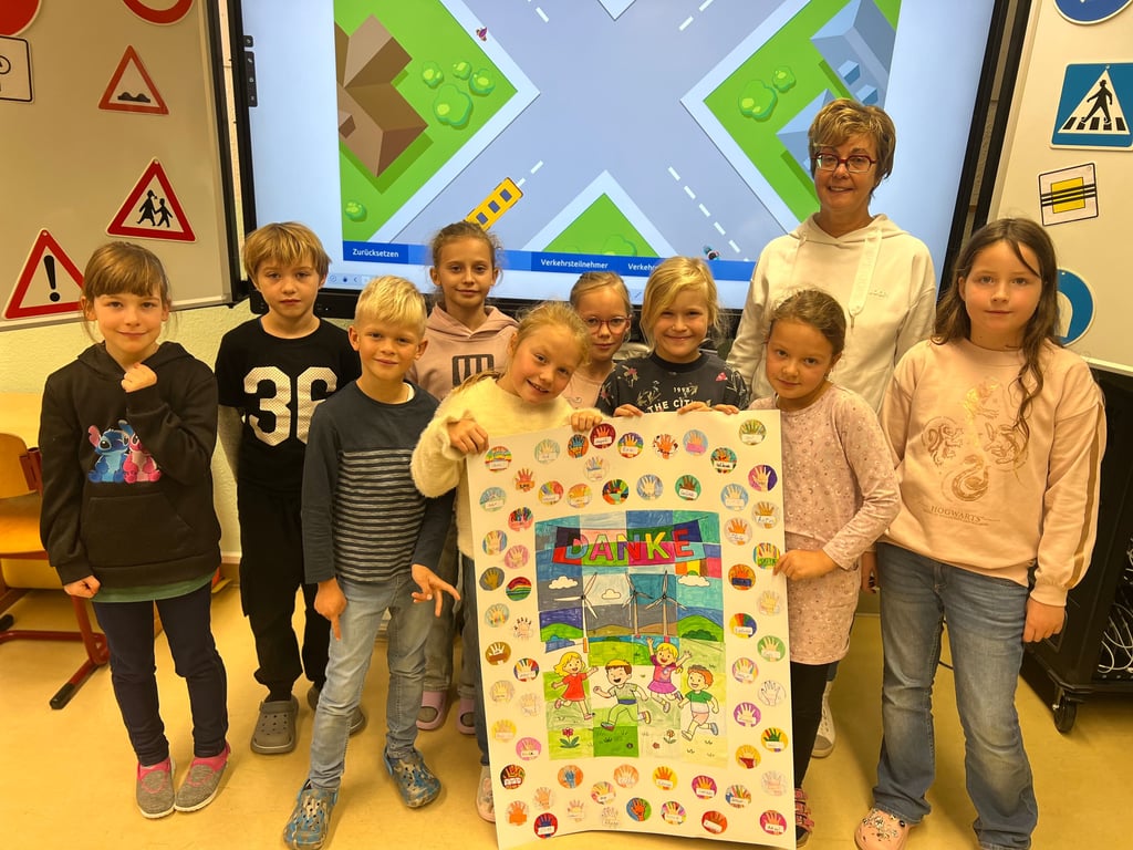 Die Baderslebener Grundschüler sagen mit einem Plakat Danke.