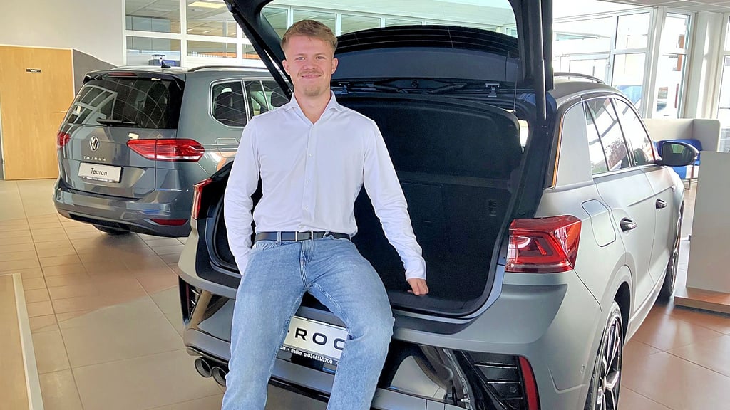 Nik Dännhardt aus Blankenheim hat seine Ausbildung zum Automobilverkäufer als Bester im Kammerbezirk Halle abgeschlossen.