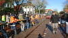Für den ungewöhnlichen Transport durchs Inseldorf war Muskelkraft gefragt.