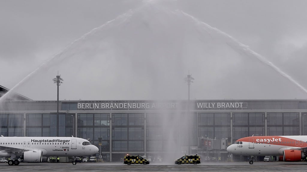 Am 30. Oktober 2020 landeten die ersten Flugzeuge am Hauptstadtflughafen BER. (Archivbild)
