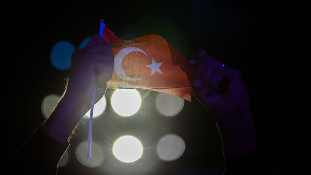 Wettskandal im türkischen Fussball - Hunderte Schiedsrichter sollen Wetten abgeschlossen haben. (Archivbild)