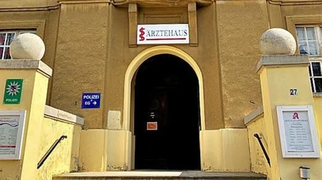 Das Ärztehaus in Ballenstedt ist in desolatem Zustand.