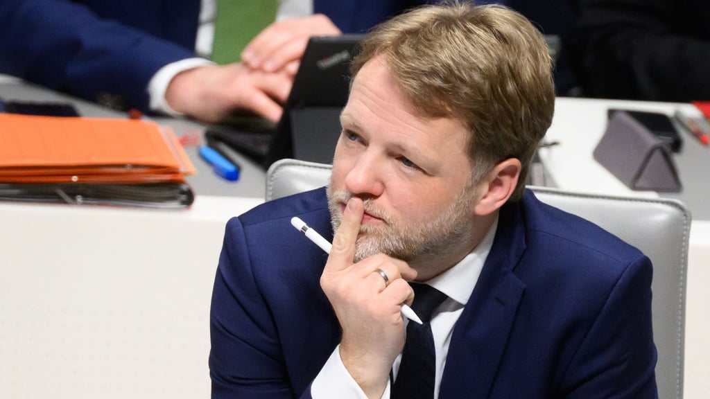Niedersachsens Finanzminister Heere erwartet für 2025 und 2026 kaum zusätzlichen Spielraum für Mehrausgaben. (Archivbild)