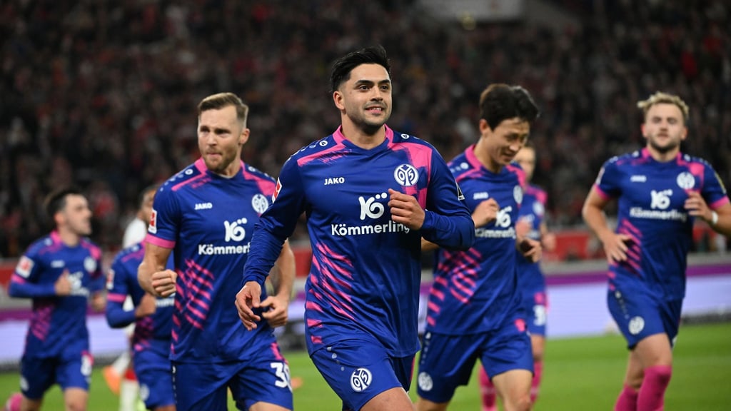 Amiri (M.) hatte nach seinem Treffer vor den Stuttgarter Fans gejubelt.