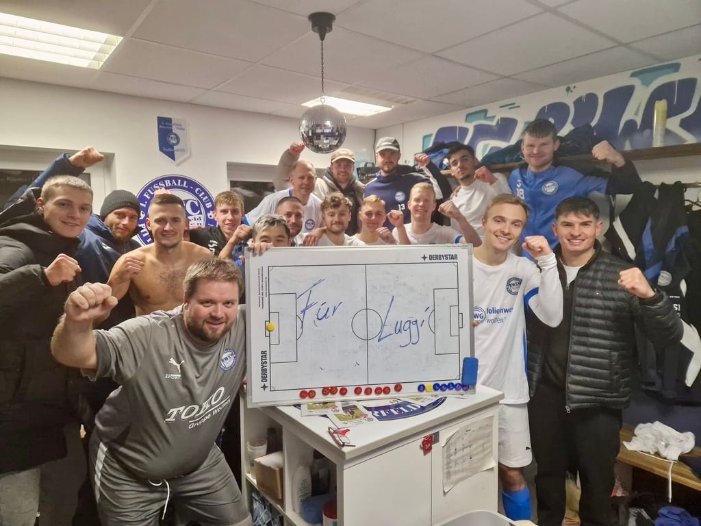Ihren 3:1-Heimsieg gegen Stahl Aken haben die BiWo-Landesklasse-Fußballer am Wochenende dem Verstorbenen gewidmet.