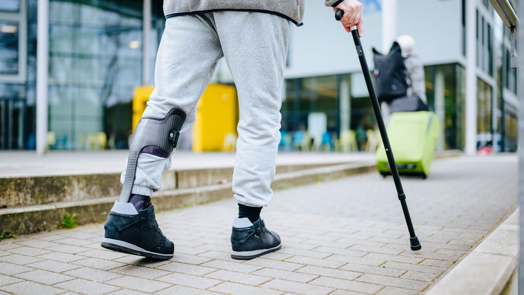 Medikamente, Physiotherapie und Hilfsmittel: Diese drei Dinge können das Leben mit einer spastischen Bewegungsstörung leichter machen.
