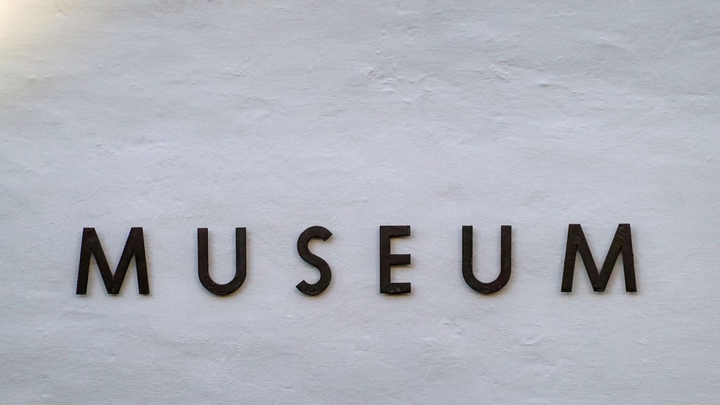 Die geplante Kürzung eines Förderprogramms für die Ausbildung im Museumsbereich könnte vor allem kleinere Einrichtungen treffen. (Symbolbild)
