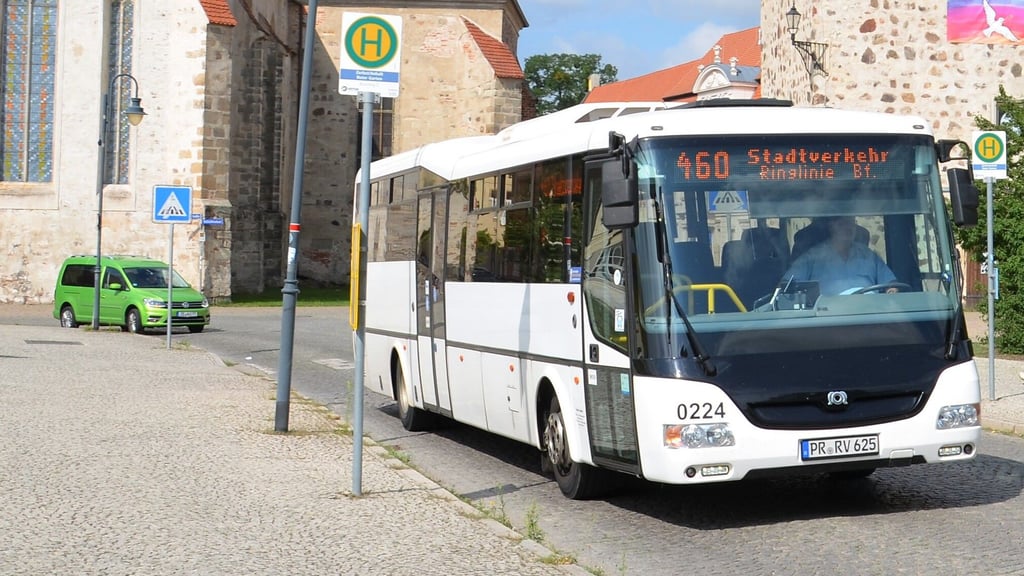 Die Stadtlinie 460 fährt im Moment noch im Stundentakt durch Zerbst mit Ziel Bahnhof.
