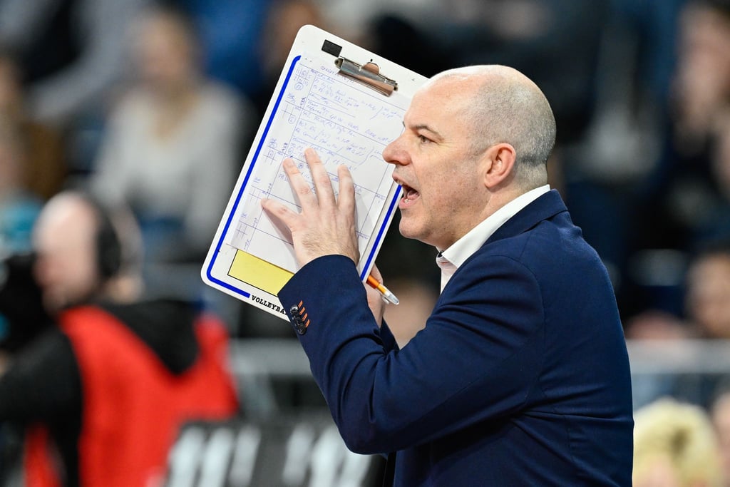 Trainer Joel Banks steht mit den Berlin Volleys vor einer Pflichtaufgabe. (Archivbild)