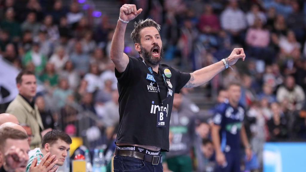 In Hannover musste Bennet Wiegert mit dem SCM noch einmal durch 60 sehr anstrengende Minuten. Am Ende konnte der Coach mit seinem Team aber jubeln und darf jetzt mal aufgrund der Länderspielpause durchatmen.