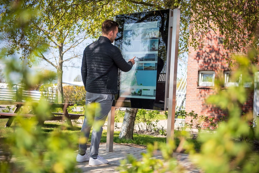 Im friesischen Wangerland hilft ein digitales Besucherlenkungssystem lange Schlangen an Attraktionen und Stränden zu vermeiden. (Archivbild)