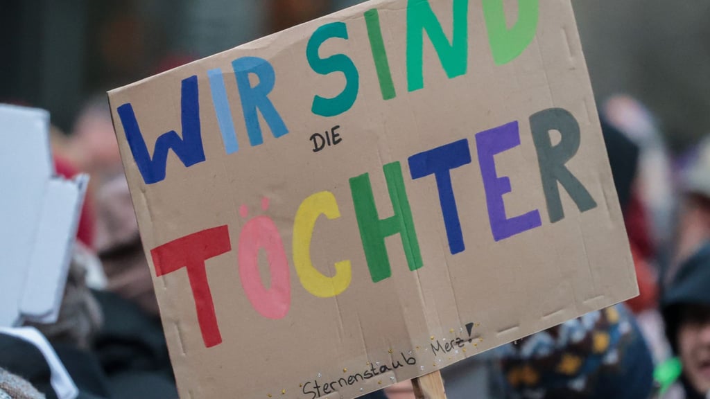 Kanzler Merz hat mit seinen „Stadtbild“-Äußerungen eine Debatte ausgelöst. (Illustration)