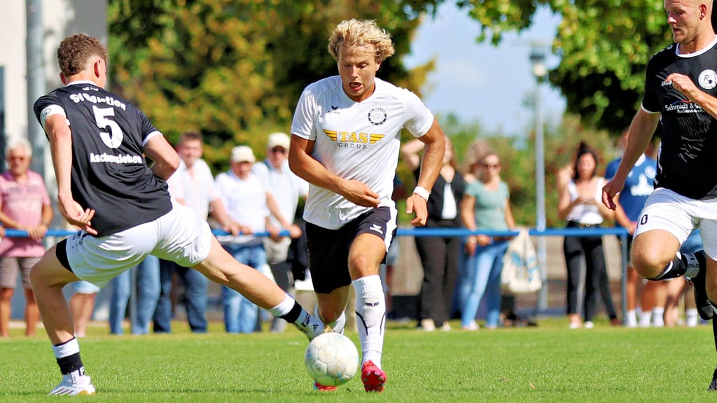 Bennet Mingramm und der Tabellenführer SC Seeland lösten die Auswärtsaufgabe beim Egelner SV mit Bravour.