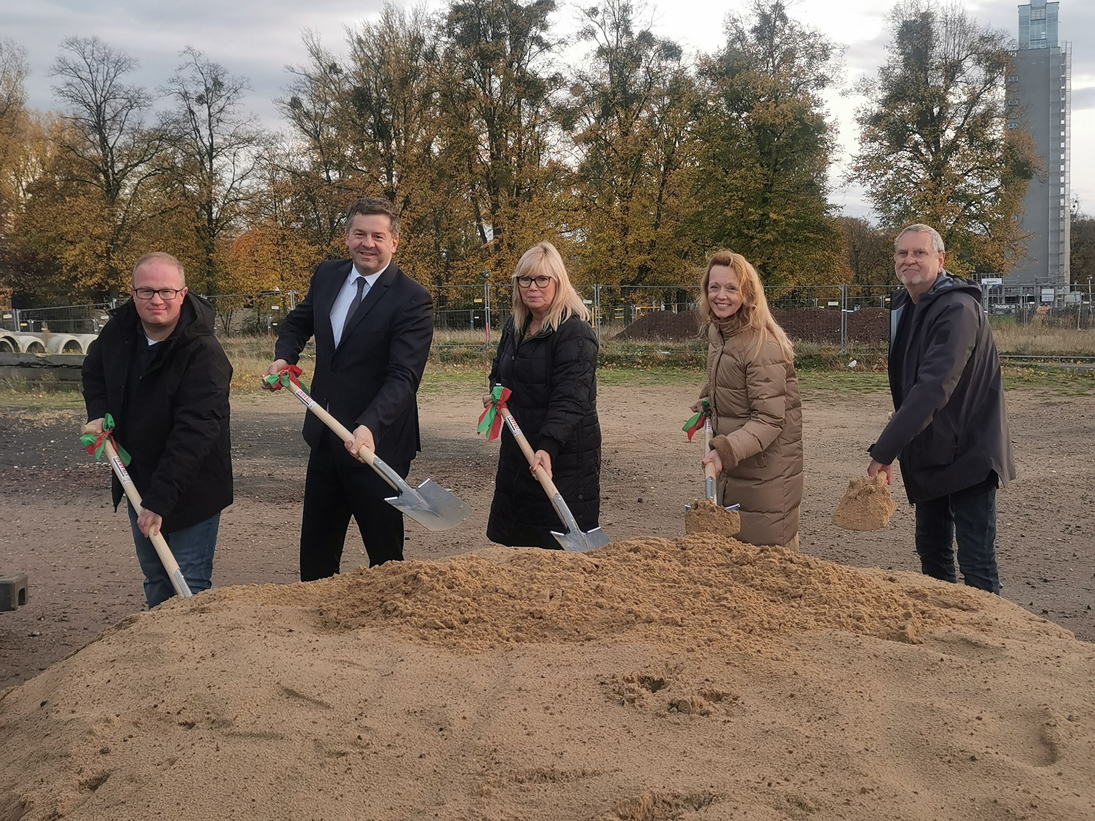 Mit Visualisierung: Start für Großprojekt in Magdeburg: Neugestaltung rund um Stadthalle und Hyparschale beginnt