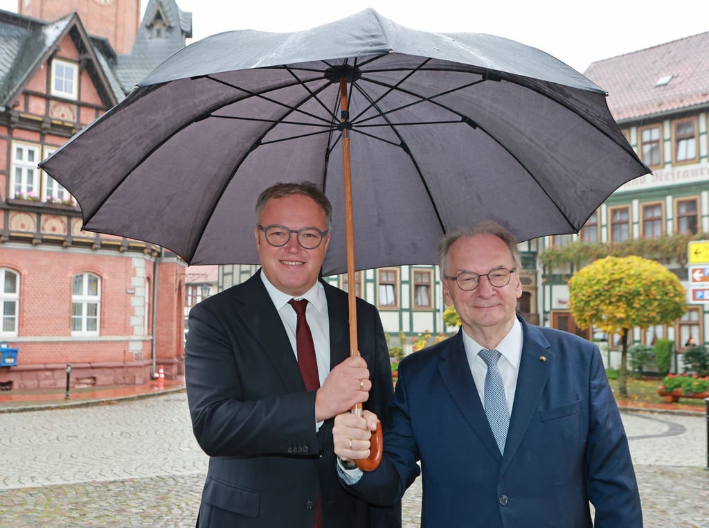 Thüringens Ministerpräsident Mario Voigt und Sachsen-Anhalts Ministerpräsident Reiner Haseloff (beide CDU) trafen sich bei einer gemeinsamen Kabinettssitzung im Harz.
