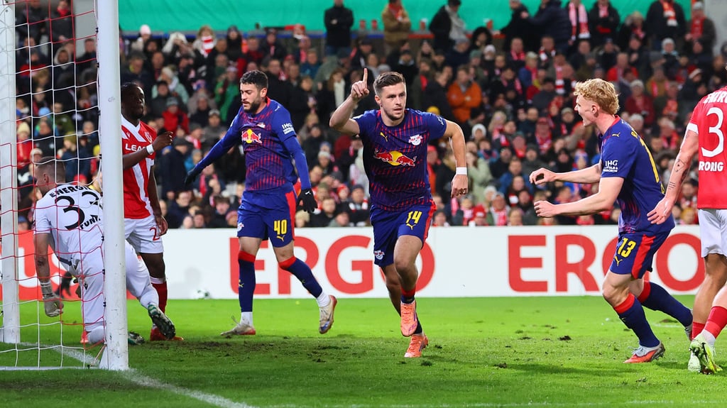 Ehrentreffer FüR Energie: Baumgartner-Doppelpack: RB triumphiert auch in Cottbus