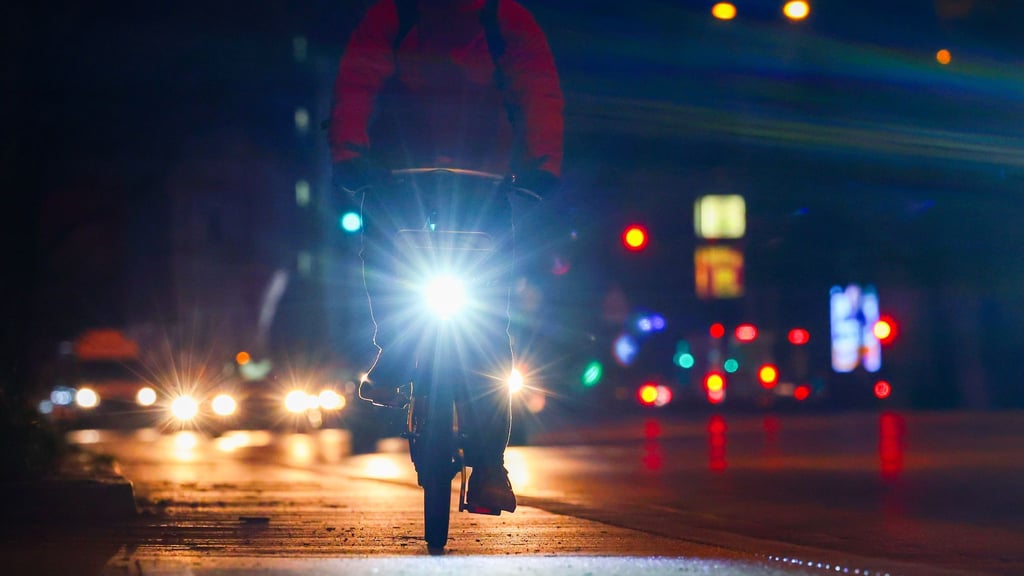 Gute Sichtbarkeit ist für Radfahrer im Herbst und Winter ganz besonders wichtig.