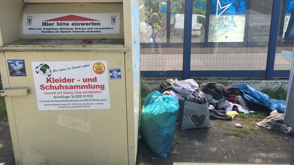Die Genthiner Kleidercontainer sind oft ein Schandfleck, die Altkleidersammlung ist dennoch von Bedeutung.