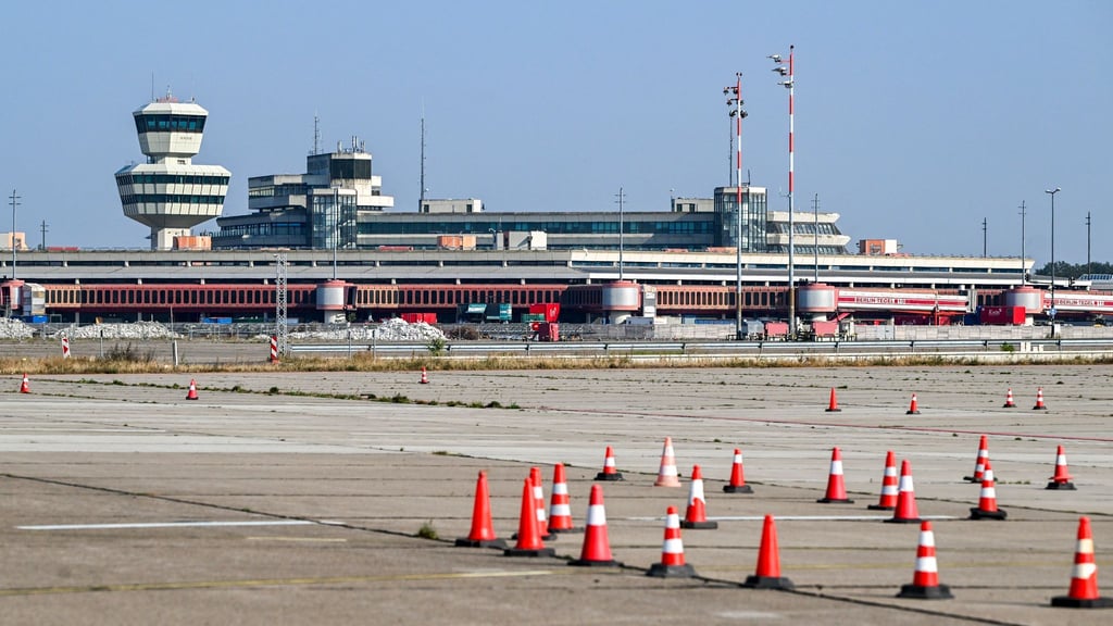 Auf dem ehemaligen Flughafen Gelände soll auch die Urban Tech Republic und ein Wohnprojekt entstehen. (Archivbild)