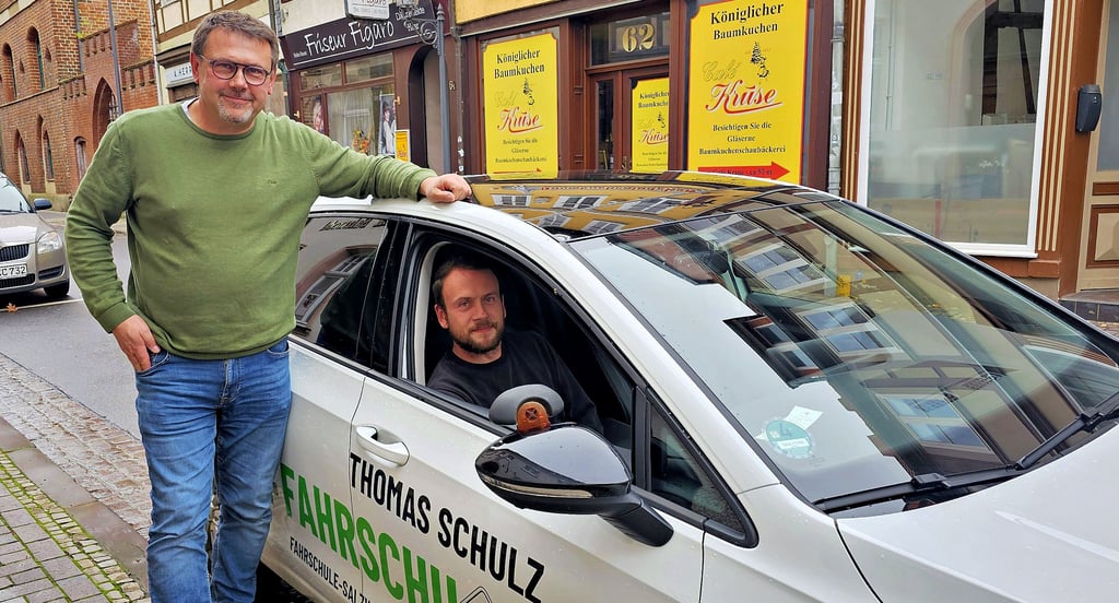 Fahrschulinhaber Thomas Schulz (links) und Fahrlehrer Bastian Wagner (rechts) sehen die Reformpläne zwiegespalten.