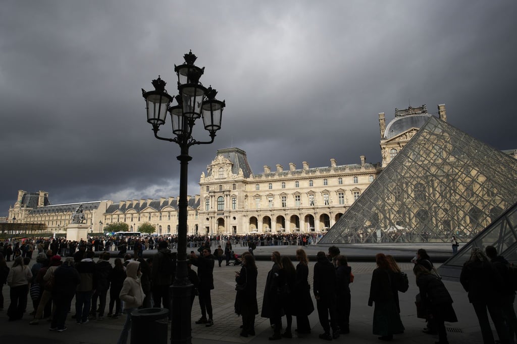 Mit den Sicherheitsvorkehrungen im Pariser Louvre soll es nicht zum Besten bestellt sein (Archivbild).