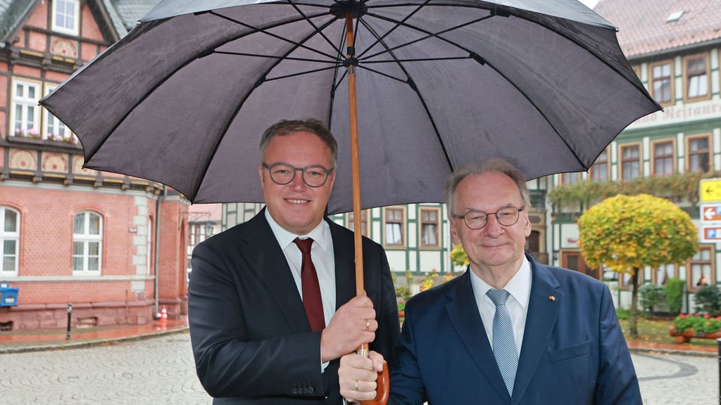 Thüringens Ministerpräsident Mario Voigt und Sachsen-Anhalts Ministerpräsident Reiner Haseloff (beide CDU) trafen sich bei einer gemeinsamen Kabinettssitzung im Harz.