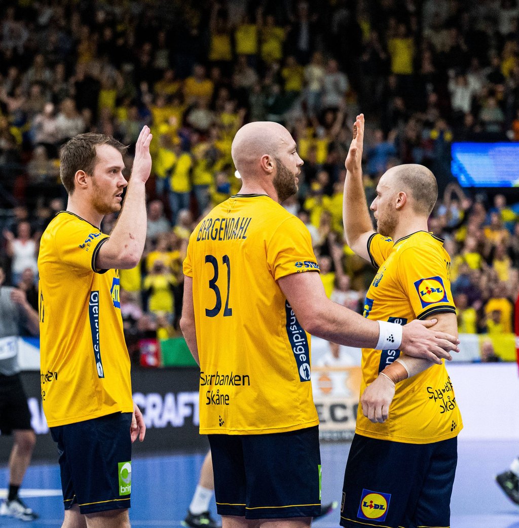 Die SCM-Spieler Felix Claar, Oscar Bergendahl und Daniel Pettersson (v. l.) sind zusammen mit Albin Lagergren für Schweden im Einsatz.