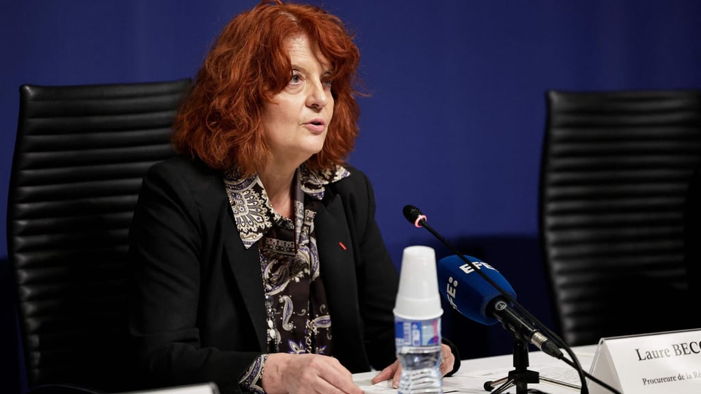 Die Pariser Staatsanwältin Beccuau setzt darauf, die Beute des Louvre-Einbruchs zurückzufinden.