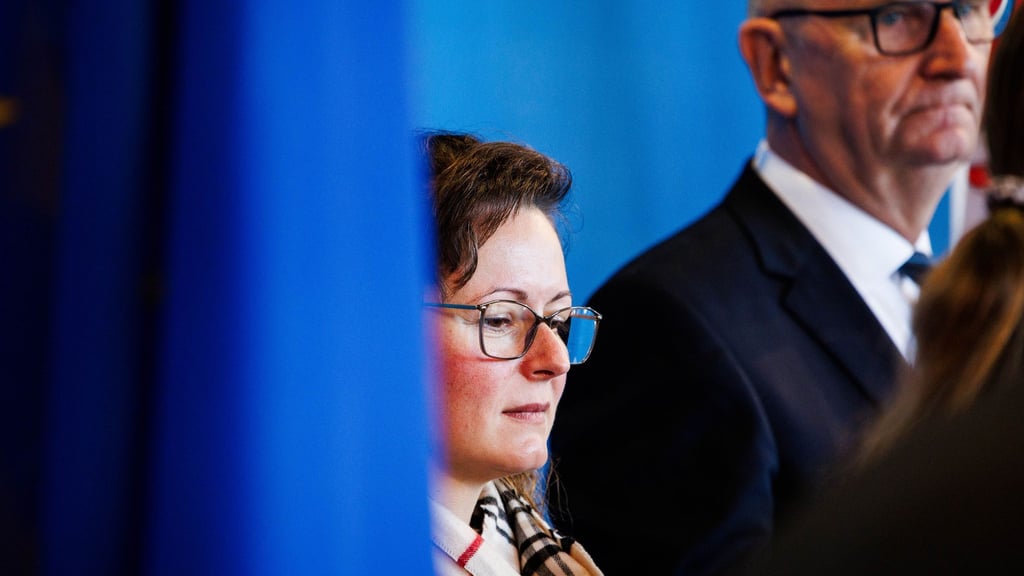 Brandenburgs Agrarministerin Hanka Mittelstädt und Ministerpräsident Dietmar Woidke (beide SPD) blicken sorgenvoll auf den Ausbruch der Vogelgrippe im Land.