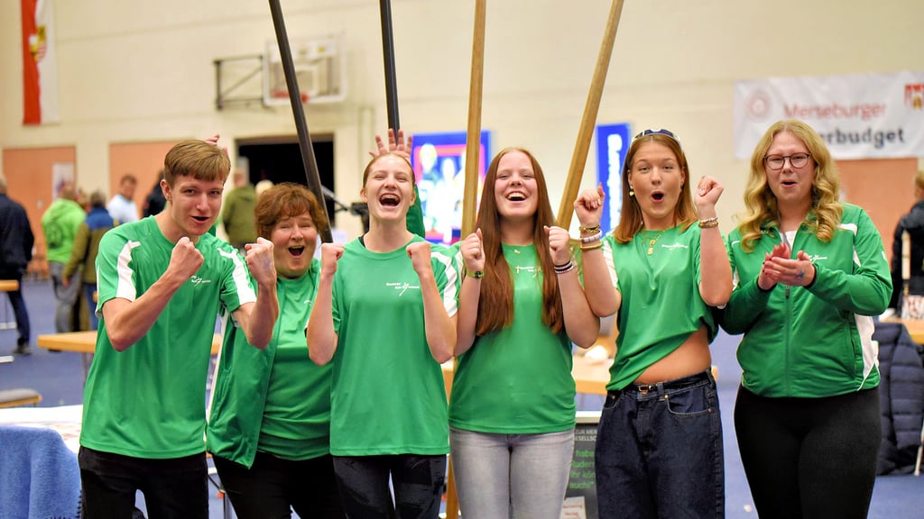 Leichte Skulls, Ruder also, aus Carbon für insgesamt 700 Euro will die Merseburger Rudergesellschaft für ihren Nachwuchs anschaffen. Kann sie jetzt auch - dank des Merseburger Bürgerbudgets. Beim Bürgerbudget 2025 in Merseburg wurden 70.500 Euro an zwölf Projekte vergeben