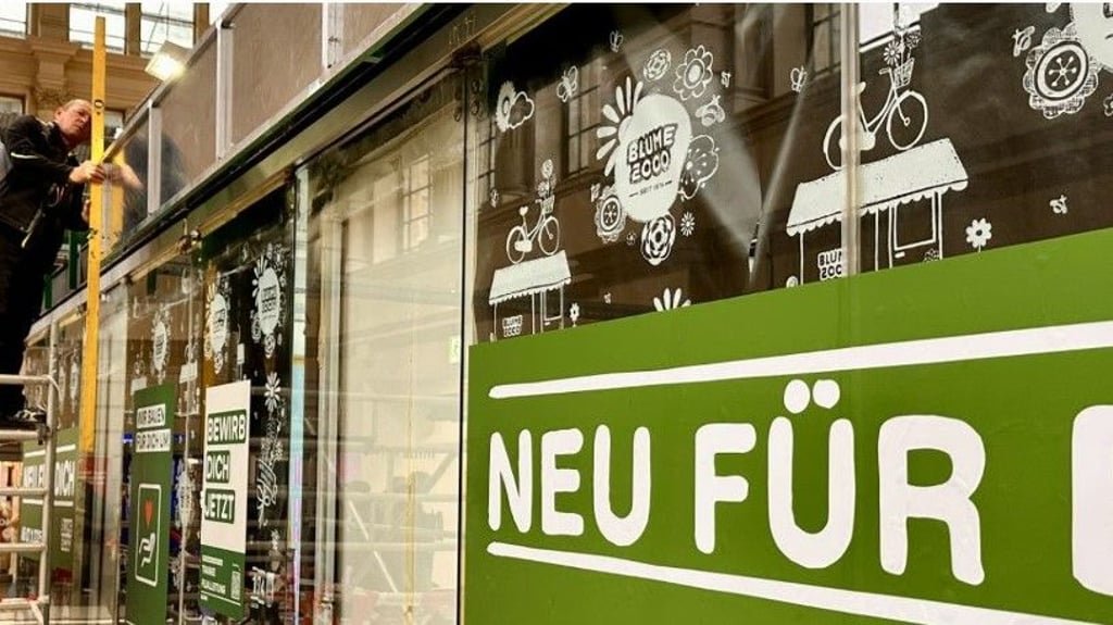 An der neuen Blume-2000-Filiale im Hauptbahnhof Halle wird noch gearbeitet.