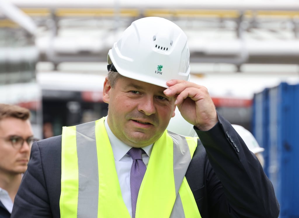Will 2026 Ministerpräsident von Sachsen-Anhalt werden: CDU-Landeschef Sven Schulze, hier bei einem Werksbesuch in Leuna.
