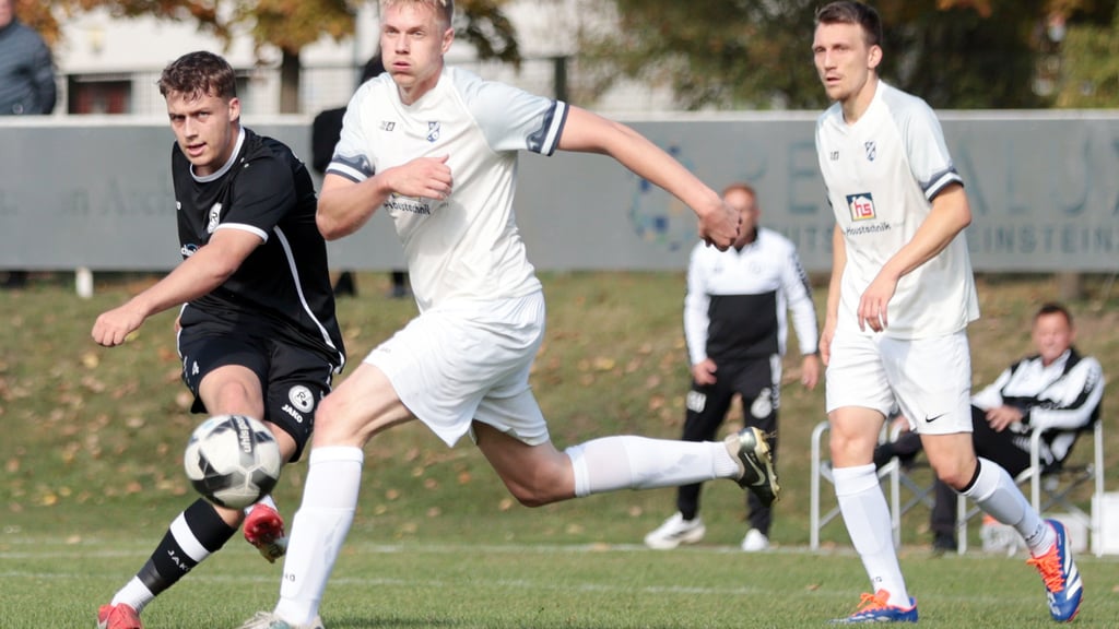 Rotation Aschersleben verlor knapp in Pretzien. Paul Siegel (beim Schuss) erzielte dort bereits seinen zehnten Saisontreffer.