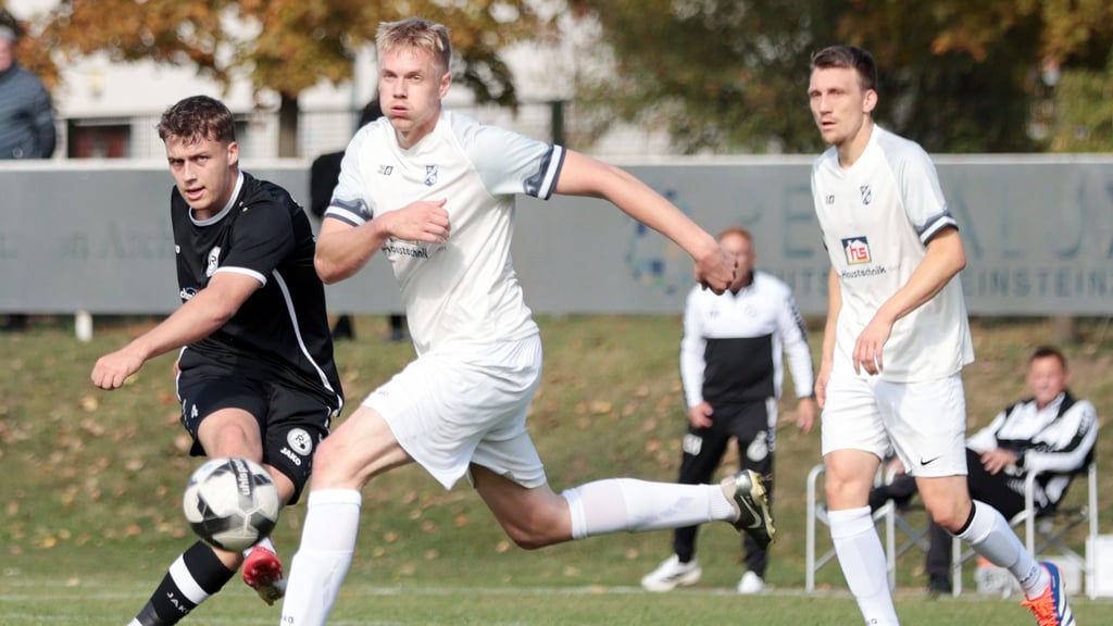 Rotation Aschersleben verlor knapp in Pretzien. Paul Siegel (beim Schuss) erzielte dort bereits seinen zehnten Saisontreffer.