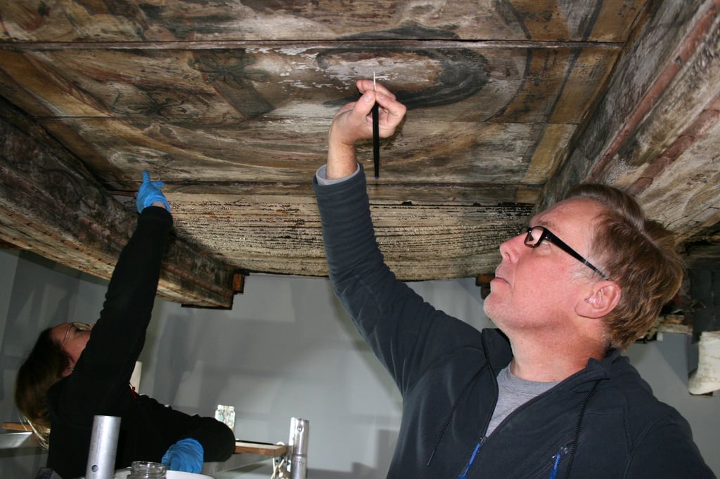In einem ehemaligen Supermarkt mitten in Lüneburg wurde vor Jahrzehnten ein Deckengemälde entdeckt.