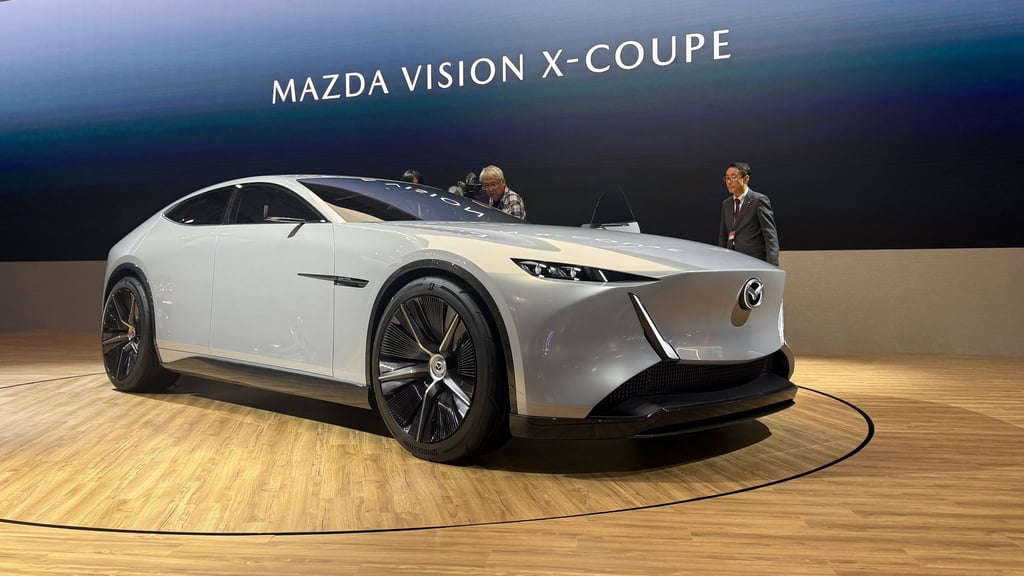 Der Vision X-Coupé setzt auf ein Plug-in-Hybridsystem mit einem Zweischeiben-Wankelmotor.