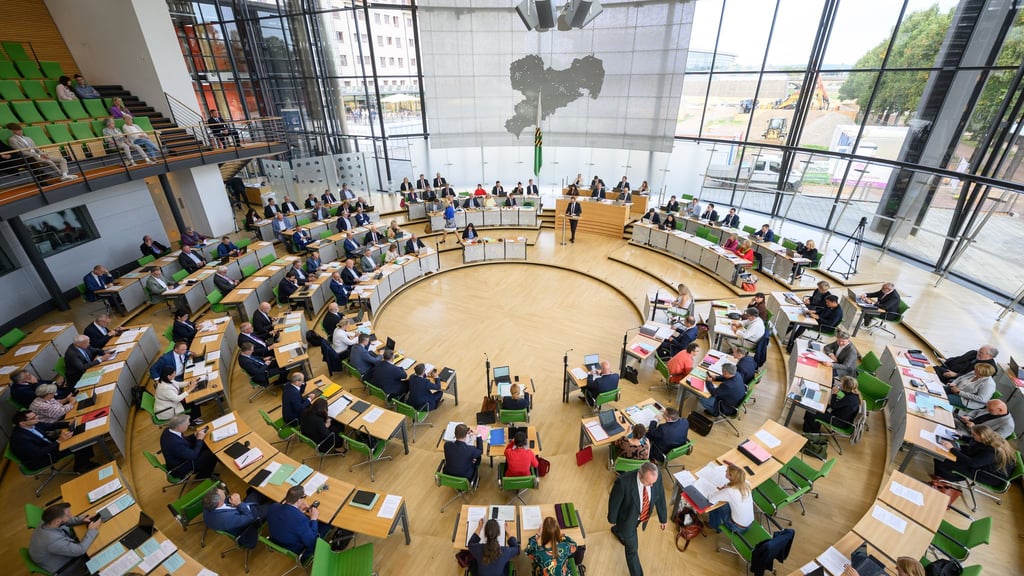 Der Sächsische Landtag will am Mittwoch unter anderem über den Reformstaatsvertrag zum Rundfunk abstimmen. (Archivbild)